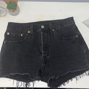 Black Levi’s shorts